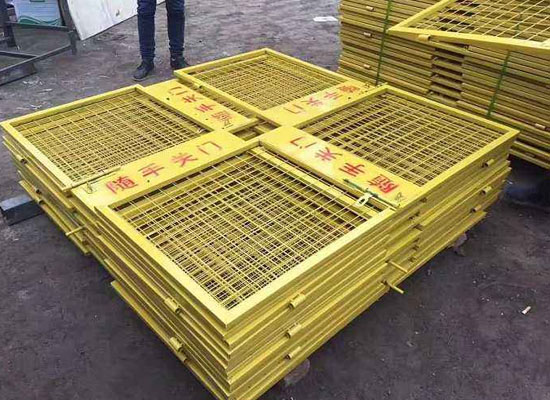 電梯防護(hù)門