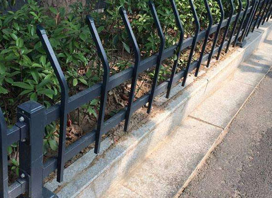 鋅鋼草坪護(hù)欄